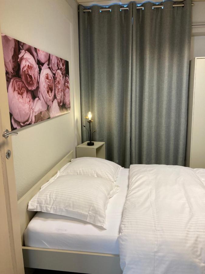 Gite D'Avalon Appartement 5 디넝 외부 사진